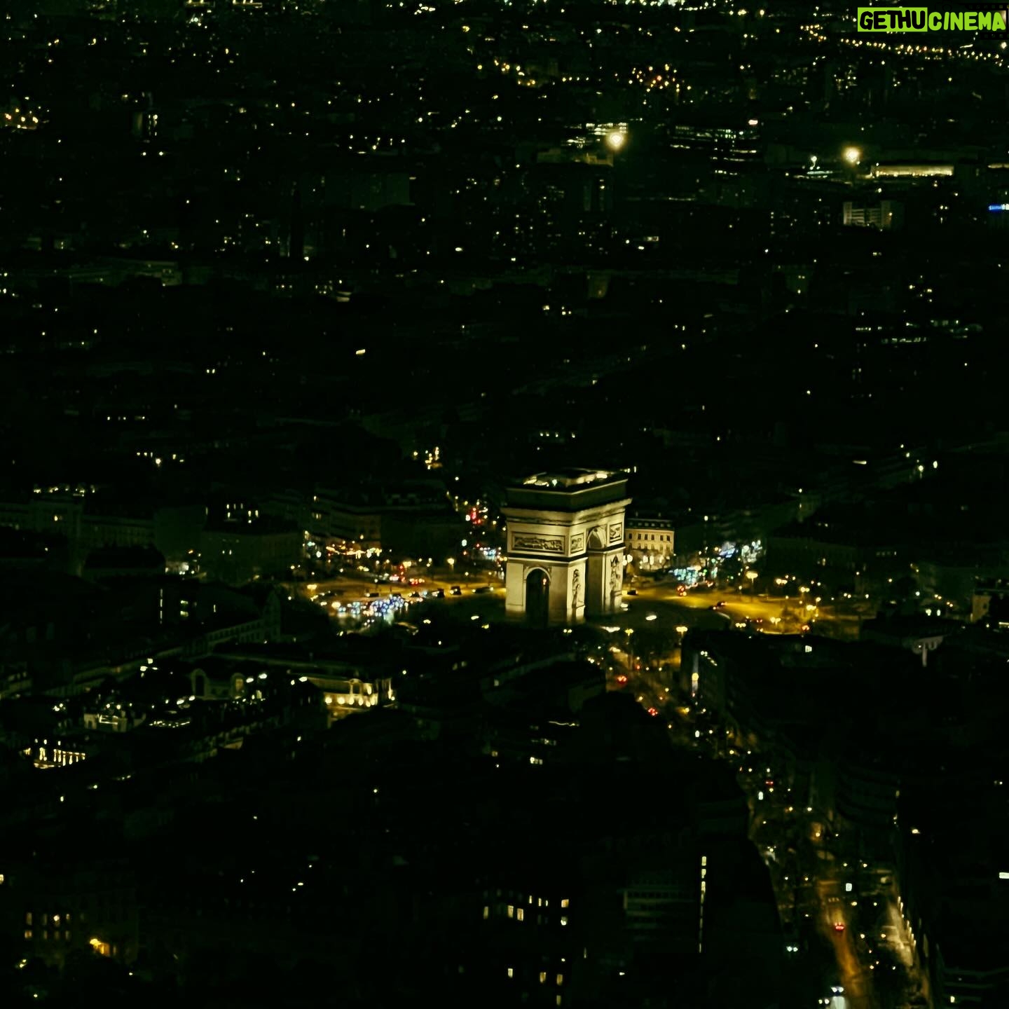 Raphael Luce - 14K Likes - The city of love