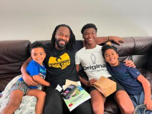 Rashad Evans Instagram - My 5 Beautiful children are the biggest blessing of my life! This Father’s Day it was just the boys Sol, Eze & Shadi..🫶🏽 Happy Fathers Day to all the Fathers out there!!