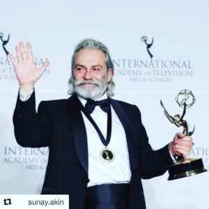 Rasim Öztekin Instagram - Ne gurur verici bir resim... Teşekkürler Haluk Bilginer...
#halukbilginer