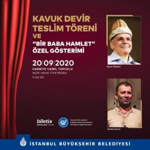 Rasim Öztekin Instagram - Türk Tiyatrosu’nun güldürü geleneğinin nişanesi sayılan “Kavuk”, özel bir tören ve “Bir Baba Hamlet” oyununun özel gösterimiyle benden Şevket Çoruh’a devrediliyor. 
 
Bugüne kadar Kel Hasan Efendi’den, İsmail Dümbüllü’ye ardından sırasıyla Münir Özkul, Ferhan Şensoy ve bana emanet edilen kavuğu 20 Eylül Pazar akşamı Harbiye Cemil Topuzlu Açık Hava Tiyatrosu’nda düzenlenecek özel bir devir teslim töreniyle Şevket Çoruh’a teslim edeceğim.
 
Kavuk Devir Teslim Töreni’nin ardından Şevket Çoruh ve Murat Akkoyunlu’nun rol aldığı “Bir Baba Hamlet” oyunu sahnelenecek. İstanbul Büyükşehir Belediyesi’nin desteği ile gerçekleştirilen gecenin bilet gelirlerini ise Çağdaş Yaşamı Destekleme Derneği’ne bağışlamaya karar verdim. Biletler, Biletix’ten bugün satışa çıktı. 
 
Program:
20.00​Rasim Öztekin’den Şevket Çoruh’a Kavuk Devir Teslim Töreni
20.30​“Bir Baba Hamlet” Özel Gösterimi
2 perde / 2 saat