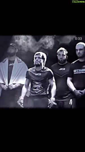 Rasul Albaskhanov Instagram - Х|ора ледар Адам ,
Тергал дахь !
Оцан шайх Адам тарло !
Дол дуьне доьхьар хилчи !
Вай вайн Дойз !
Х|оранне дог ойл ,
Гуш вег АЛЛАХ| ву…
АЛХЬАМДУЛИЛЛАХ|… @khamzat_chimaev 🤝🥷🏻