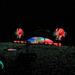 Ratanaumnuayshai Boonyakorn Instagram - this could be paradise @coldplay 
#coldplayliveinbangkok