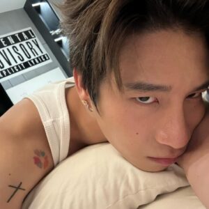 Ratchapat Worrasarn Instagram - กินอาหารให้ครบหลัก ต่อให้อกหักก็แข็งแรง