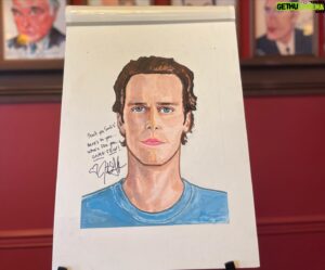 Raúl Castillo Instagram - It’s not every day your buddy gets his portrait unveiled at @sardisnyc #jonathangroff #merrilywerollalong

📸 by @bruglikas