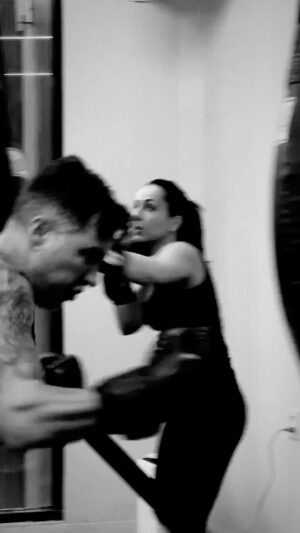 Raúl Méndez Instagram - Quiero agradecer a mi familia de @prevailboxing  por siempre abrirme las puertas de su gimnasio y exigirme siempre dar el 100% en cada golpe, cada clase, cada sueño!!