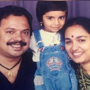 Raveena Ravi Instagram - Happppyyyy bdayyyyyyyy #amma !! Love youuuu chooo muchhhh😍🎊❤️🎉😘🎁🥰 muuaahhhhhh to the prettiest sweetest #mom ! 😄👩‍👧 @sreeja_ravi7 
#sreejaravi