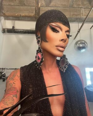 Raven Instagram - Thank you for my earrings @melodysingsfacade