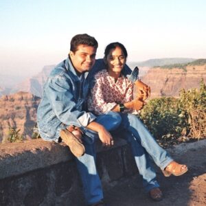 Ravi Jadhav Instagram - “In my house, I am the boss. My wife is just the decision maker.” 
Thank you for making the best decisions for us both. Happy 25th anniversary @meghana_jadhav ❤️❤️❤️💐💐💐