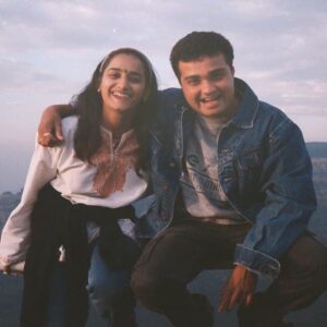 Ravi Jadhav Instagram - “In my house, I am the boss. My wife is just the decision maker.” 
Thank you for making the best decisions for us both. Happy 25th anniversary @meghana_jadhav ❤️❤️❤️💐💐💐