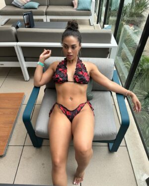 Ravyn Rochelle Instagram - To be young, gifted and black babyyy 🖤💋 
search “mirabella rosette 3 piece” @FashionNova @NovaMEN