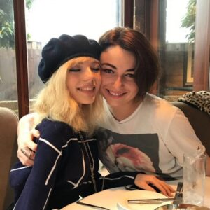 Ray Winstone Instagram - It’s our Eldest Baby, Lois’s Birthday today. Happy birthday my darling, Have a wonderful day and a fantastic life. Onwards and upwards. We all love you very much 🙏😘xxxx