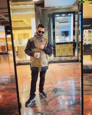 Rayan Borhani Instagram - be free•