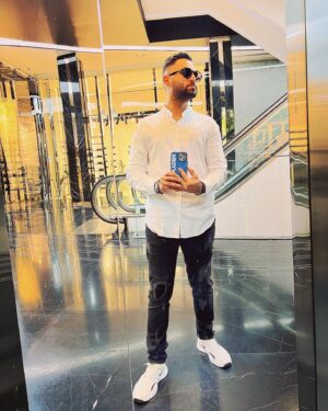 Rayan Borhani Instagram - 🤳🧡