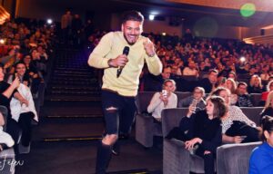 Rayane Bensetti Instagram - ALLEZ 💪🏼💪🏼💪🏼💪🏼
Merci à tous ceux qui m’ont souhaité mon anniversaire aujourd’hui !! Vous m’apportez tellement !
Vous savez il n’y a rien sans vous !
Alors merci pour vos montages ,petits mots, merci pour vos petites attentions et surtout merci d’être là chaque jours et de me donner autant de force !! Ce n’est que le début d’une longue histoire ensemble ! 
Je vous aime fort ❤️
#Anniversaire
#26Ans
#JeMeSensJeuneMaisJeSensAussiQueJAiMangeUneFrappe 😁
#EncoreMerci
#Love