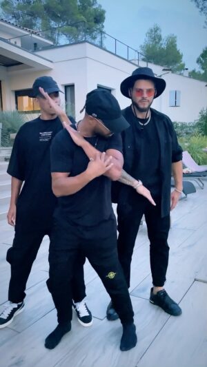 Rayane Bensetti Instagram - Level up 🙃

Les frérots : 
@sadeckwaff @jib_gv 
#dance 
#geometricart