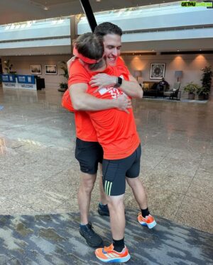 Raymond Braun Instagram - Congratulations, @chrisnikic, on your newest World Record: The first person with Down Syndrome to complete all six World Marathon Major races. 

I am inspired by the movement you’re building: to encourage people with Intellectual and Developmental Disabilities (IDD) to build confidence, strength, resilience — and most importantly, community and inclusion — through sport. Your  message of 1% better every day is empowering so many new people to realize that it’s never too late to try something new and develop expertise.

Thank you for trusting me to be one of your guides for this Six Star Journey, along with the incredible @rhondavetere and @amandakenny87, who graciously mentored me on how to be an effective support runner. We are so proud and honored to be on your team. ⭐️⭐️⭐️⭐️⭐️⭐️

Running is for everyone, and we’re just getting started in ensuring this sport is accessible and supportive of all. 

#Runner321 #wmmajors #sixstarfinisher #londonmarathon #berlinmarathon #tokyomarathon #bostonmarathon
