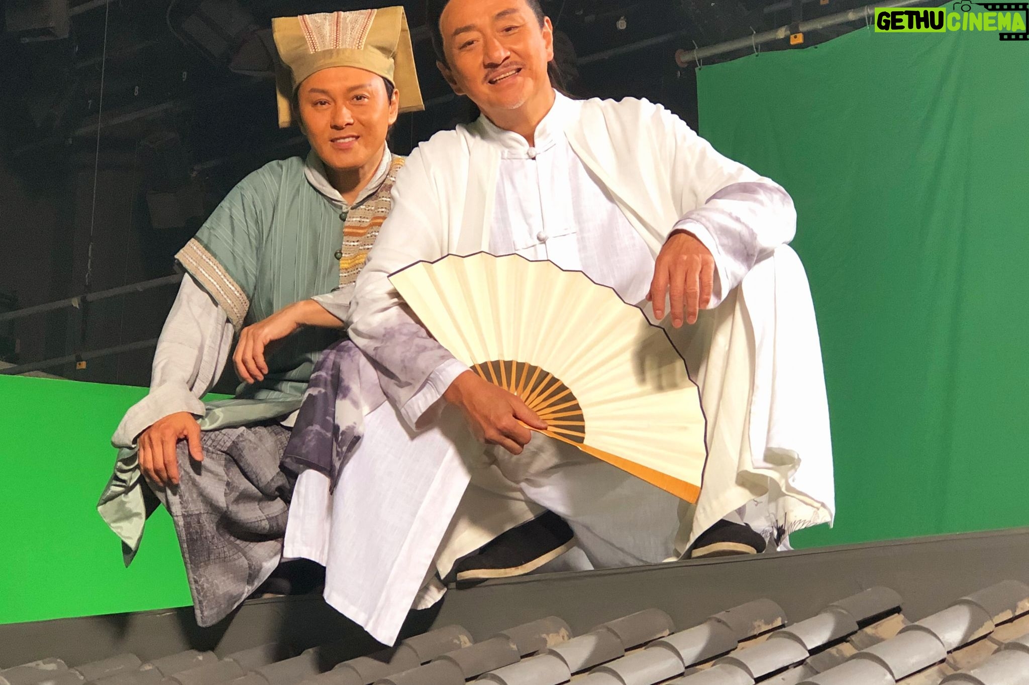 Raymond Cho Wing-Lim - 573 Likes - FB:
去玩!去癫!嚟首振鎮!
#痞子殿下 明晚8:30 翡翠台 首播
齊齊玩轉個夏天!