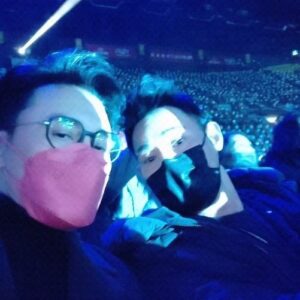 Raymond Cho Wing-Lim Instagram - 十多年沒看演唱會,昨晚看了一場充滿愛和正能量的演唱會,謝謝阿媽,黑妹姐,蘇姍姐和各嘉賓演出,有笑有淚,我滿足了☺️謝謝阿媽🙏❤️❤️❤️🎉🎉🎉