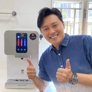 Raymond Cho Wing-Lim Instagram - 多谢岱融介绍咁好水机我用 NPWATER - Hydrogen Alkaline Antioxidants pH9.5 @npwater