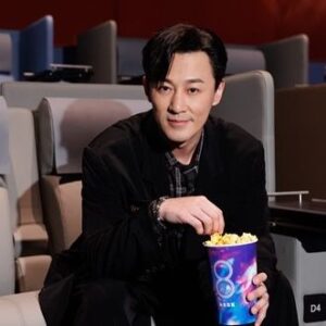 Raymond Lam Instagram - 聽講澳門最近有新勢力殺入電影界，即刻跟住大佬同班兄弟會一會新朋友。

恭賀新濠影滙「影滙戲院」隆重開幕 @studiocitymacau 有幸《九龍城寨之圍城》可以成為首部在全港澳首個高規格Dolby Cinema放映的電影。同時好高興《九龍城寨之圍城》入場觀眾已突破1百61萬人，成為香港電影史上華語影片入場人次No. 1! 
今次真係恭喜大佬呀! 😎

#古天樂 #任賢齊 #林峯 #胡子彤 #張文傑
#新濠影滙
#影滙戲院
#全球邁向9億票房
#入場人次No.1
#港澳首個杜比戲院
#巨星級震撼觀影體驗
#杜比影院
#杜比視界
#杜比全景聲
#StudioCityCinema
#DolbyCinema
#DolbyVision
#DolbyAtmos
#九龍城寨之圍城