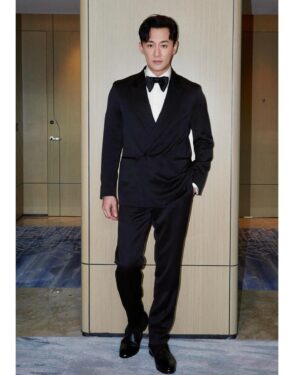 Raymond Lam Instagram - Monday blues? 

👔👞 @zegnaofficial