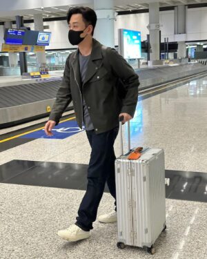 Raymond Lam Instagram - 快閃北京

@rimowa 
#RIMOWAclassic