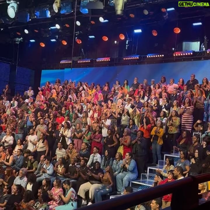 Rayza Alcântara - 738 Likes - Um dia mais que especial na gravação do @danca.dos.famosos.2024 para torcer e mandar energia boa para @lucyalves minha grande amiga e nordestina arretada que arrebentou!!!!!!
Além de amiga você é inspiração, obrigada por nos representar tão bem, que ORGULHO!!!!❤️