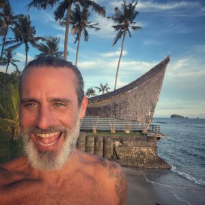 Raz Degan Instagram - … la migliore difesa contro la democrazia è distrarre le persone. #propoganda