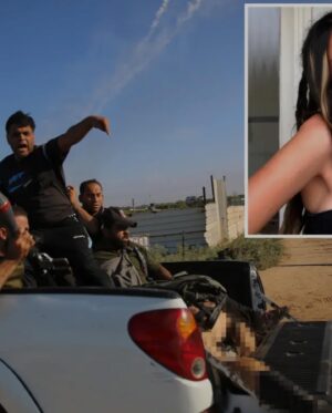 Raz Degan Instagram - Ciò che sta accadendo in Israele negli ultimi giorni non è guerra, non è politica; sono crimini contro l'umanità.

Sono devastato dagli atti di terrorismo commessi. Quando bambini di uno, due, tre o quattro anni vengono rapiti e uccisi, altri picchiati e gettati nei pollai, e altri usati come scudi umani, non ci sono scuse o giustificazioni. Quando centinaia di giovani ragazze sono state stuprate e in diretta i terroristi hanno telefonato le madri per farle ascoltare, e poi hanno publicato le immagini delle ragazze picchiate e trascinate sanguinanti per strada. Questi sono atti barbarici mirati che non possono essere confusi con la politica ne la guerra, e non possono essere tollerati in alcun modo. Hanno catturato anziani sopravvissuti all'olocausto, li hanno maltrattati, picchiati e uccisi come animali... e poi postano le foto sui social. Questa non è guerra; è malvagità.

Se siamo essere umani e non siamo indignati da tutto ciò che sta accadendo, c'è un serio problema. Hamas, il gruppo responsabile di queste azioni, non è un'organizzazione militare ne politico, sono estremisti terroristi jihadisti che usano le scuole nelle loro città come scudi in guerra. Usano i stessi loro figli come scudi umani. E’ essenziale capire chi sono veramente così come è fondamentale separare atti di guerra con atti mirati di indecenza umana.

Il mio cuore piange per le oltre mille vite tolte da sabato, per i bambini, le ragazze e le donne torturati, per le famiglie distrutte e per coloro che continuano a lottare per proteggere i loro cari. Di fronte a queste atrocità, non possiamo restare in silenzio. Non possiamo ignorare la realtà di quanto sta accadendo. Non possiamo permettere che la nostra indifferenza prevalga sulla decenza dell’umanità stessa.