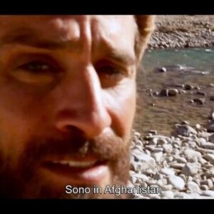 Raz Degan Instagram - Uno dei viaggi più belli della mia vita, #indimenticabile. Avevo 42 anni, avevamo appena finito di girare un film in quel incredibile territorio tra #Tajikistan e #Afghanistan. Quando tutti salirono nell’aereo militare per tornare a casa, decisi di rimanere lì -completamente solo… per esplorare e conoscere la #ViadellaSeta. Viaggiai per 4 mesi, girando a piedi, facendo autostop e cercando passaggi come potevo. Arrivai fino in #China, poi passai per il #Nepal per finire in #Goa a bere l’ayahuasca per la prima volta.

“Le persone non fanno i viaggi, sono i viaggi che fanno le persone” #JohnSteinbeck
#Afgan #intothewild #takeawalkonthewildside 
*not all images mine.