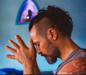 Raz Degan Instagram - Auguri fratellino, @yoga108bali TVB a sai, ma tanto tanto bene lo sai.. #HappyBday my little brother, with you in spirit on your journey up the #Himalayas, send a prayer down to the rest of us 🙏@sagidegon
