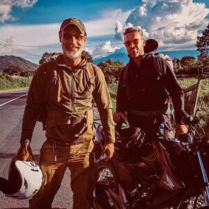 Raz Degan Instagram - Auguri fratellino. 
To the many journeys that lie ahead. #offthebeatenpath 
#wa #happybdaybro 
@lucaargentero 📷 @marcello_perego_fd