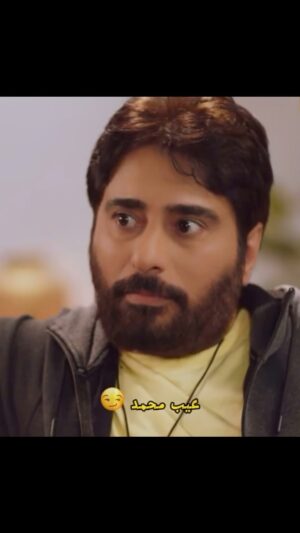 Razzaq Ahmed Instagram - مع موسيقى حزينة #زيد راح يجلط #دمدم #محمد_السالم 😂😂🎥#رزاق_احمد #مسلسل_ملاك على قناة العراقية الفضائية ساعة 1:00بلليل