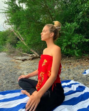 Reanin Johannink Instagram - And I continue to sit and anchor. It’s more important now than ever - we are not alone. The new world is almost here 🤍
