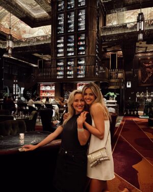 Rebecca Dalton Instagram - One night in Singapore 🇸🇬