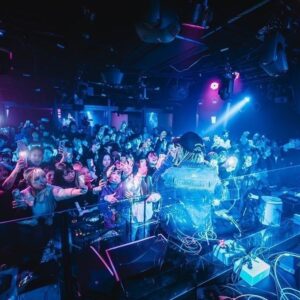 Red Eye Instagram - Red Eye Club Tour WAGON完走。
約4ヶ月で日本の半分の県を回りました。😂
毎週ライブでどの県もパワーに溢れてて最高に楽しかった。

いつも支えてくれるファンのみんな、チームのみんな、今回ライブをさせてくれた全ての会場に本当にありがとう🙏

これから制作期間に入るから一旦ライブは休憩。
そして来年2024は本当に色んなことが起こる年になる。
乞うご期待🤝

#2023 #TourWAGON #FINAL