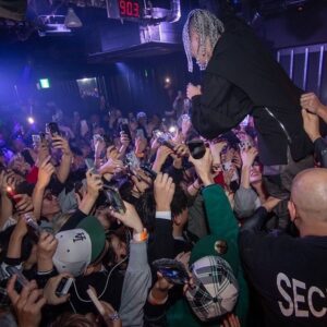 Red Eye Instagram - Red Eye Club Tour WAGON完走。
約4ヶ月で日本の半分の県を回りました。😂
毎週ライブでどの県もパワーに溢れてて最高に楽しかった。

いつも支えてくれるファンのみんな、チームのみんな、今回ライブをさせてくれた全ての会場に本当にありがとう🙏

これから制作期間に入るから一旦ライブは休憩。
そして来年2024は本当に色んなことが起こる年になる。
乞うご期待🤝

#2023 #TourWAGON #FINAL