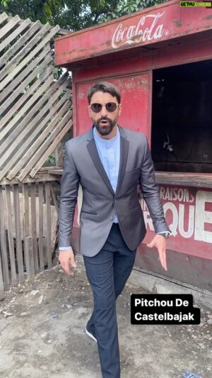 Redouane Behache Instagram - Pitchou De Castelbajak muana mboka En direct de Kinshasa pour le tournage du film FINCOP une production EMOTIVE PRODUCTION @kasongo.eric réaliser par @jim_tiss du vrai cinéma ce n’est que le début 💥🔥💥 #cinema #comedie #pitchou #sapper #delire #joie #afrique #kin #alger #paris #ouaicestbon
