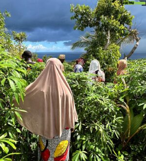 Redouane Behache Instagram - Full Love 💚 l’humanité avant tout 🇰🇲 #comores #humanitaire #amour #partage #world #voyage #paix
