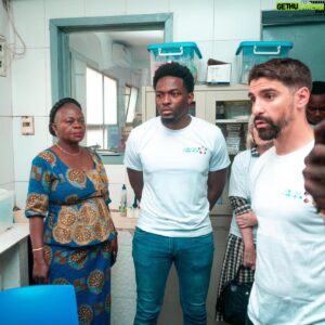 Redouane Behache Instagram - Au Congo RD à l’hôpital Pédiatrique de Kalembe-Lembe on y sauve des vies celles des enfants 🙏🏼 AIDONS LES ‼️avec @banazolafoundation @distelzola #ensemble #amour #paix #world