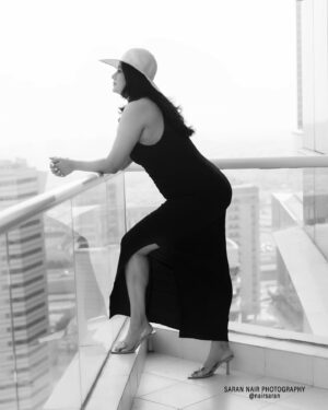 Reenu Mathews Instagram - Channeling my Inner Mysterious Vibe❤️

#portraitshots 
#blacknwhitephotography 
#reenumathews 
#Blackdress
#zarawoman

[ blackdress, summer in black, portrait,  black & white photo,  hat season, lifestyle, dress code]