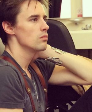 Reeve Carney Instagram - London - September, 2018 photo dump part 2 🌹 Again, with the sneak attack selfie, this time featuring the amazing @glambergray 😊 @hadestown