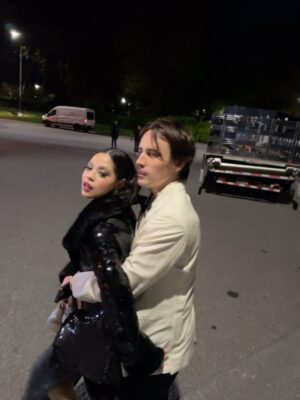 Reeve Carney Instagram - What an amazing and busy few weeks it has been!!! ❤️ I am SO beyond proud, and in constant awe of this Wonder of a Woman… @livevamaria 🙌🏻❤️🙏🏻 Here’s a video @zanecarney took of us on Opening Night of @bwaygatsby!! 🙌🏻 So many great photos too!! A HUGE, huge congratulations to @livevamaria and the entire #BwayGatsby crew!!! 🙌🏻💯🍾🥂 If you haven’t seen it yet, or even if you have (I’ve seen it 4 times already!! 😍) Go see it!! 🙌🏻😊 #TheGreatGatsby #HappyOpening!! 🍾🥂