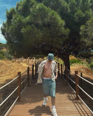 Regard Instagram - Enjoying Portugal before the show 🇵🇹