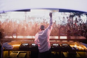 Regard Instagram - When is time to party we party hard 🔥
@faroutbeachclub Was 🔥 
@damienwright.jpg 📸