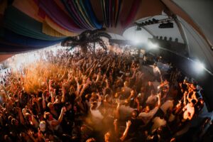 Regard Instagram - When is time to party we party hard 🔥
@faroutbeachclub Was 🔥 
@damienwright.jpg 📸