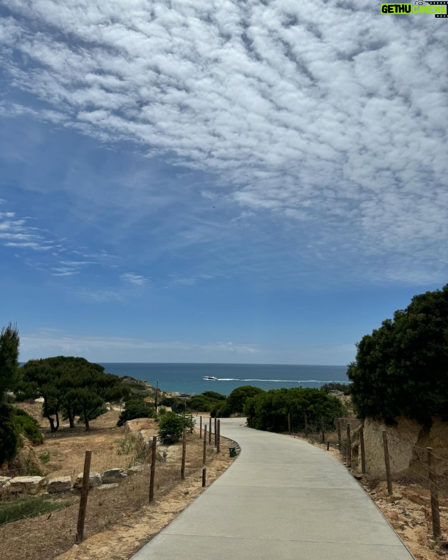 Regard - 3 Likes - Enjoying Portugal before the show 🇵🇹