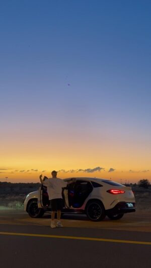 Regard Instagram - Song to listen at sunsets 🌅🐪