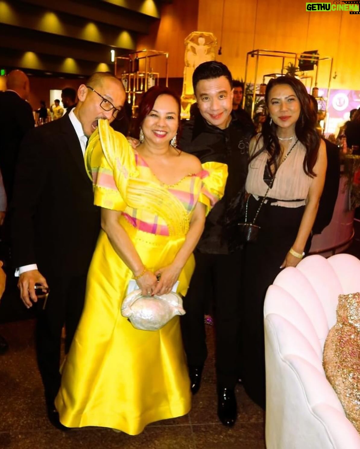 Reggie Lee - 2.4K Likes - Congratulations to the winners of the Inaugural @manilaintlfilmfest !!!! And huge congrats to the dream team led by @lisalew207 @rubenvnepales and @janetrnepales that made it all possible! What an amazing step forward in bridging the gap between Filipino Cinema and the Filipino American community and the world. Wonderful to meet you @mr_enchongdee ! Here’s to your continued success and impactful work!! 🥂So great to see so many friends and colleagues all together for a very special evening!! What a pleasure it was to be on the jury of this Inaugural #ManilaInternationalFilmFestival. Thank you @vintagallery for this special Barong. MABUHAY!! 🙌🏽🙌🏽🇵🇭🥂
Red carpet 📸: The one and only @sthanlee
Other 📸 by : @janetrnepales @gtongi @rubenvnepales
Barong by @vintagallery