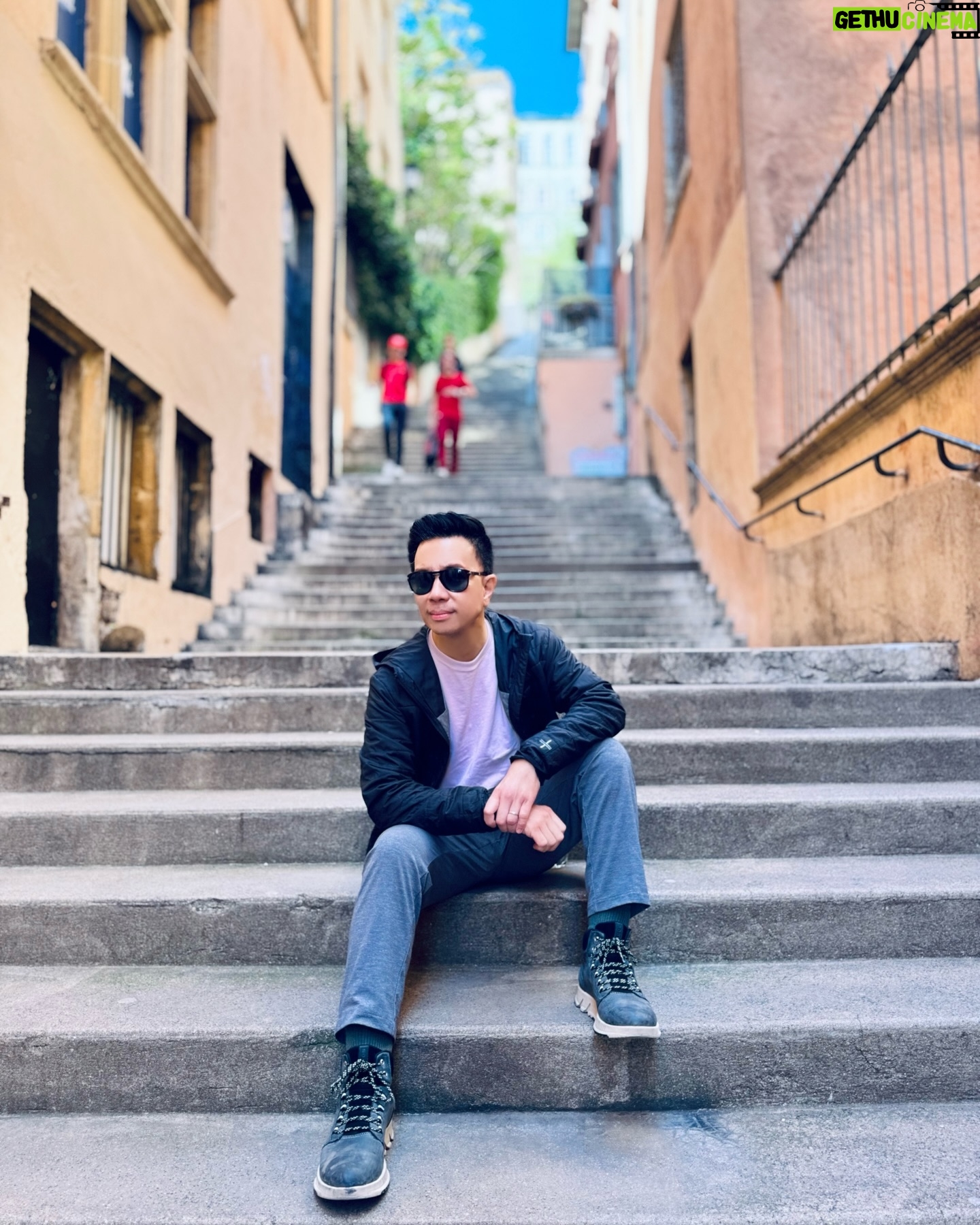 Reggie Lee - 2.7K Likes - A little #WBW Vacay dump. Needed this one. Hope everyone’s having a great start to the summer!!
LA -> Lisbon-> Malaga -> Cartagena -> Valencia -> Barcelona -> Madrid -> Montpellier -> Lyon -> NYC -> LA
#whew